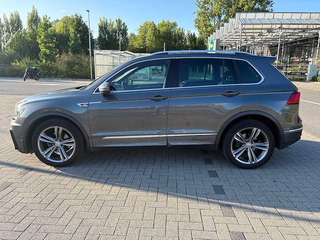 Volkswagen - tiguan - car - 2018 - afbeelding 12 van  33