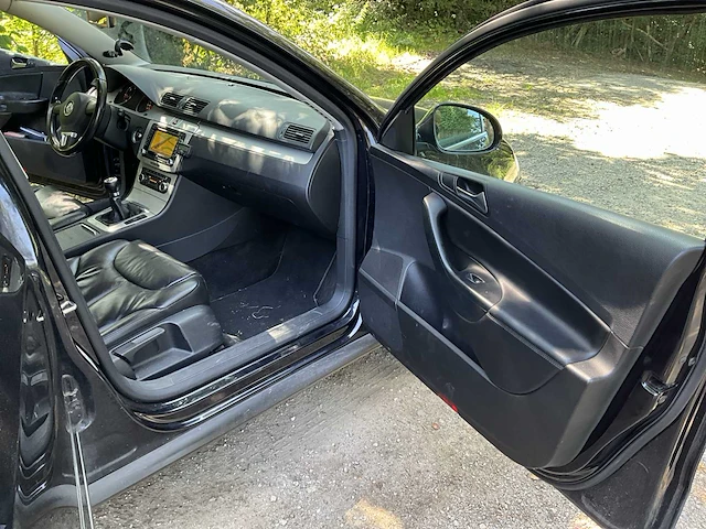 Volkswagen avant passat 1.6d leder navi personenauto - afbeelding 32 van  50