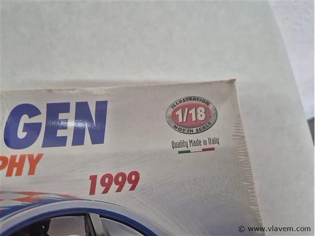Volkswagen beetle 1:18 modelbouw metaal - afbeelding 3 van  3