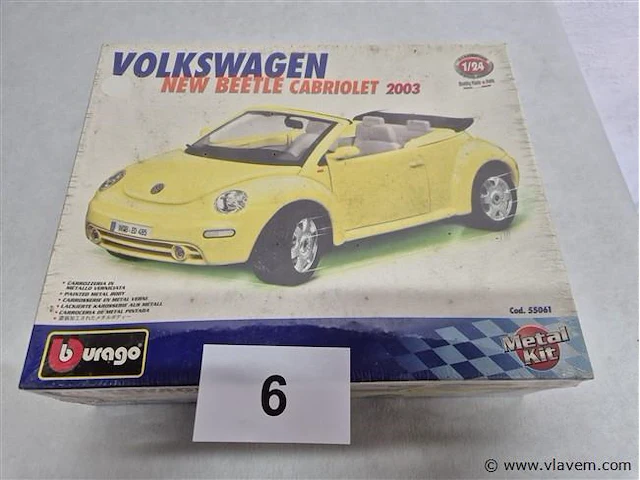 Volkswagen beetle 1:24 modelbouw metaal - afbeelding 1 van  3
