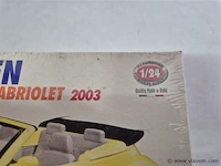 Volkswagen beetle 1:24 modelbouw metaal - afbeelding 3 van  3