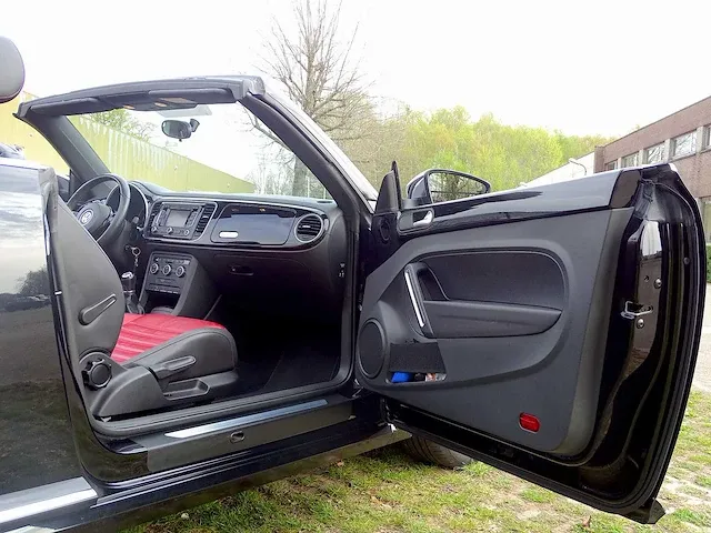 Volkswagen beetle cabrio 50's edition 1.6 tdi - afbeelding 9 van  52