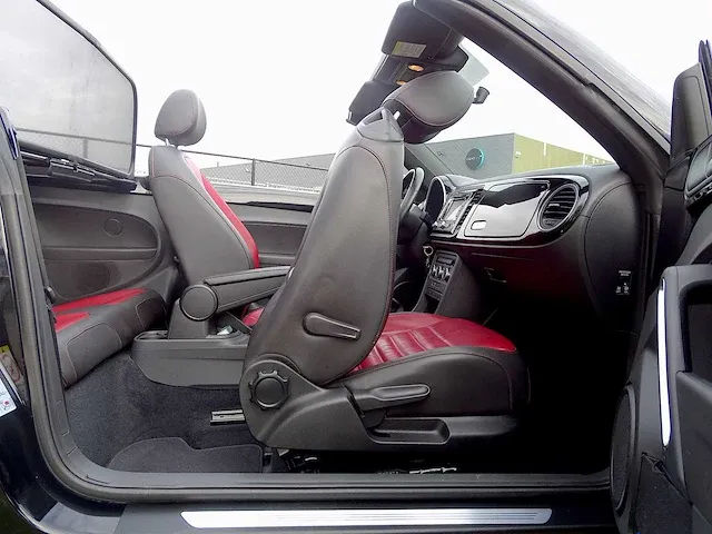 Volkswagen beetle cabrio 50's edition 1.6 tdi - afbeelding 14 van  52