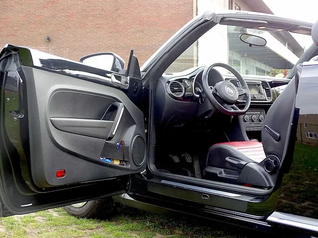 Volkswagen beetle cabrio 50's edition 1.6 tdi - afbeelding 20 van  52