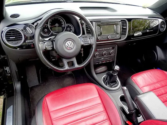 Volkswagen beetle cabrio 50's edition 1.6 tdi - afbeelding 21 van  52