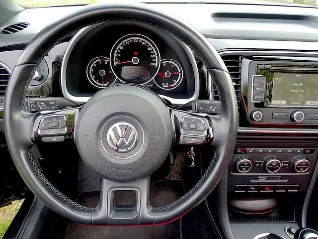 Volkswagen beetle cabrio 50's edition 1.6 tdi - afbeelding 31 van  52
