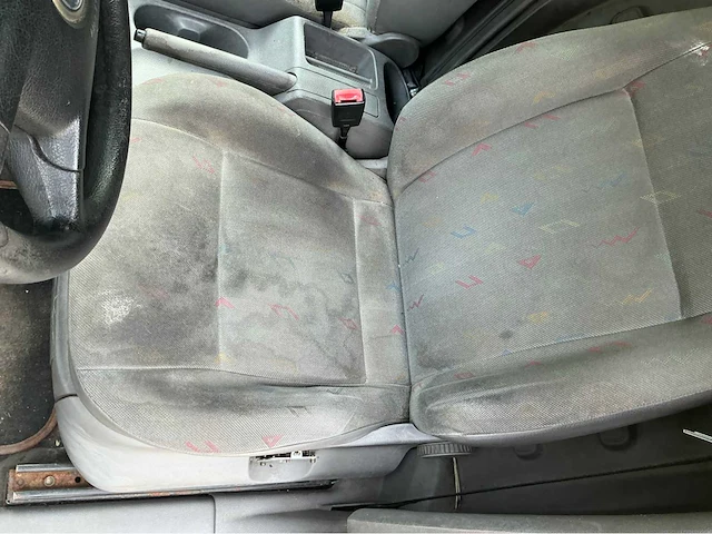 Volkswagen caddy auto uit 2004 - afbeelding 9 van  33