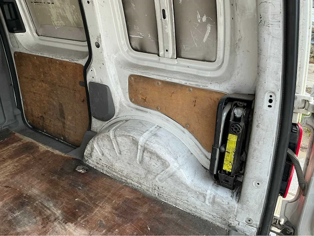 Volkswagen caddy auto uit 2004 - afbeelding 13 van  33