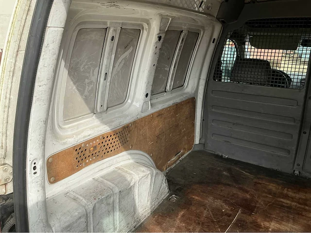 Volkswagen caddy auto uit 2004 - afbeelding 14 van  33
