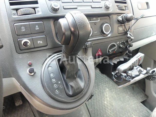 Volkswagen combi bestelwagen (2015-189.679 km-vin:wv2zzz7hzex017082) - afbeelding 18 van  21
