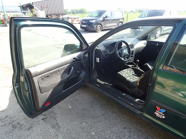 Volkswagen golf 4 - afbeelding 21 van  25