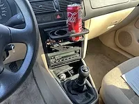 Volkswagen golf personenauto - afbeelding 2 van  28
