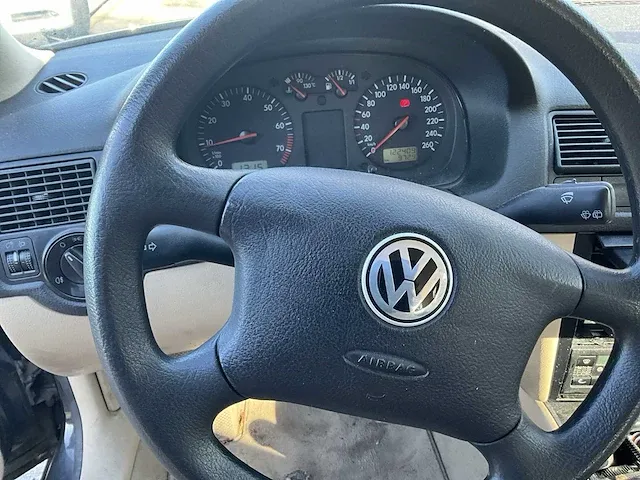 Volkswagen golf personenauto - afbeelding 3 van  28
