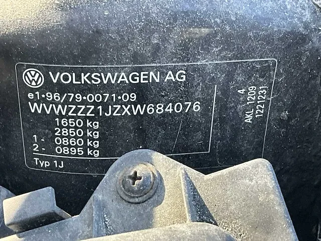 Volkswagen golf personenauto - afbeelding 9 van  28