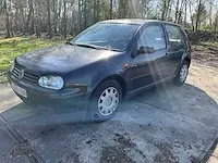 Volkswagen golf personenauto - afbeelding 1 van  28