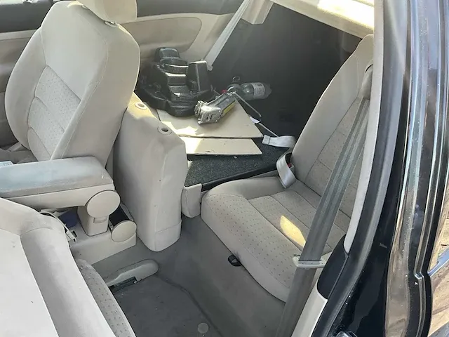 Volkswagen golf personenauto - afbeelding 18 van  28
