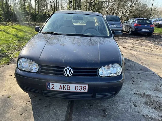 Volkswagen golf personenauto - afbeelding 12 van  28