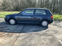 Volkswagen golf personenauto - afbeelding 27 van  28