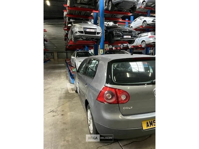 Volkswagen golf - afbeelding 4 van  5