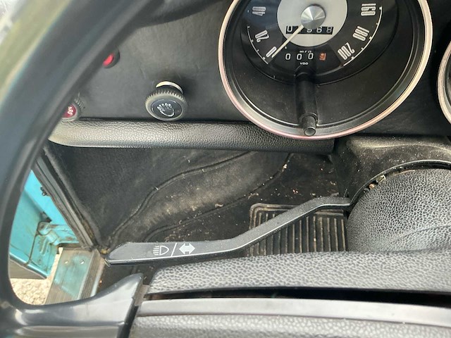 Volkswagen karmann oldtimer - afbeelding 14 van  38