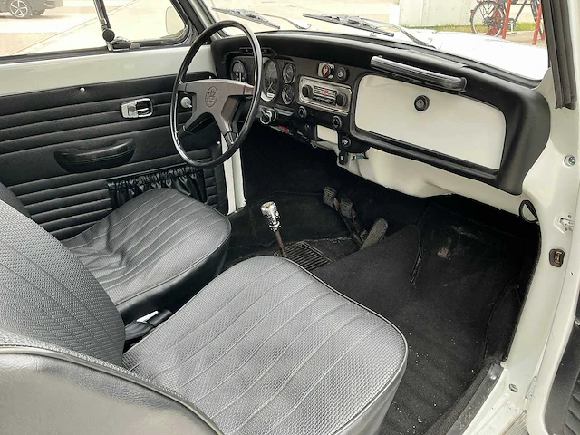Volkswagen kever 1302s cabrio - 1971 - afbeelding 6 van  32