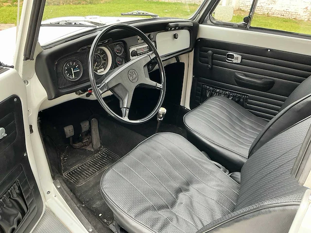 Volkswagen kever 1302s cabrio - 1971 - afbeelding 31 van  32