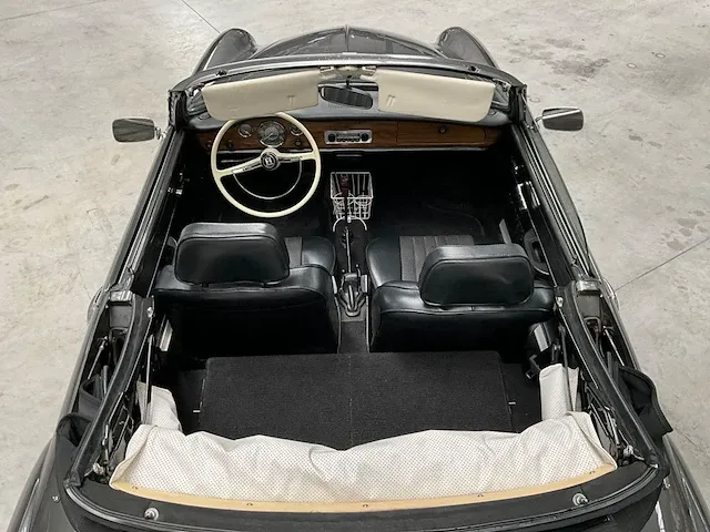 Volkswagen kharmann ghia - afbeelding 8 van  31