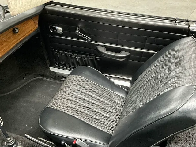 Volkswagen kharmann ghia - afbeelding 14 van  31