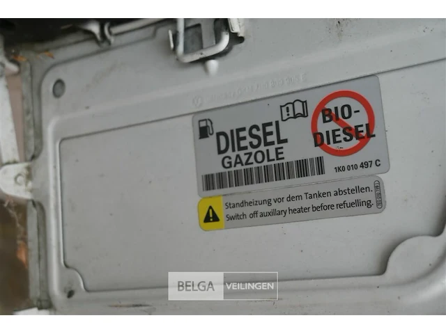 Volkswagen kombi lichte vrachtwagen - afbeelding 10 van  18