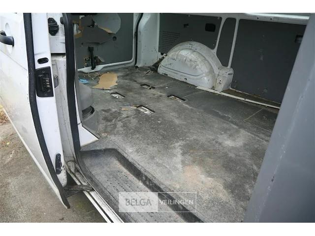 Volkswagen kombi lichte vrachtwagen - afbeelding 12 van  18