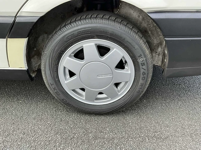 Volkswagen passat - 1992 - afbeelding 10 van  29