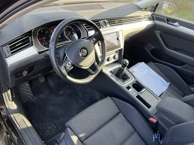 Volkswagen passat - 2017 - afbeelding 12 van  14