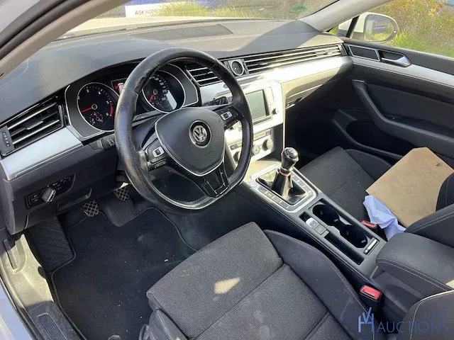 Volkswagen passat - 2017 - afbeelding 12 van  14