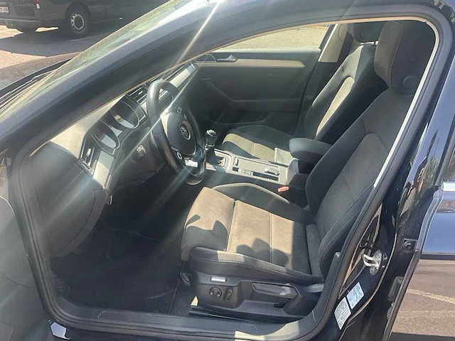 Volkswagen passat - 2018 - afbeelding 4 van  29