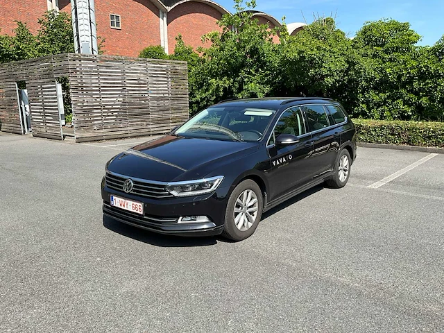 Volkswagen passat - 2018 - afbeelding 1 van  29