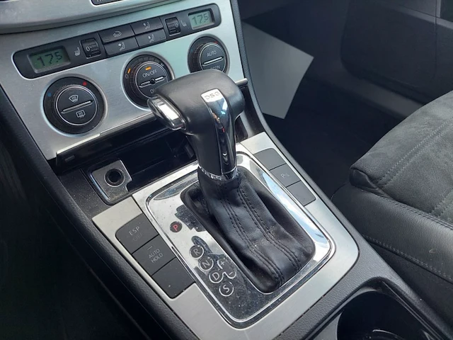 Volkswagen passat sw 2.0 tdi highline dsg 136 at, 2007 - afbeelding 14 van  35