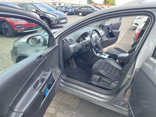 Volkswagen passat sw 2.0 tdi highline dsg 136 at, 2007 - afbeelding 33 van  35