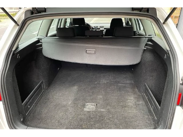 Volkswagen passat - afbeelding 8 van  26