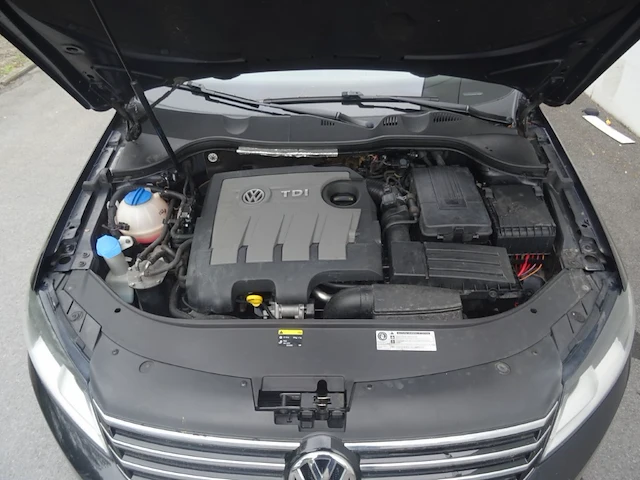 Volkswagen passat - afbeelding 16 van  24