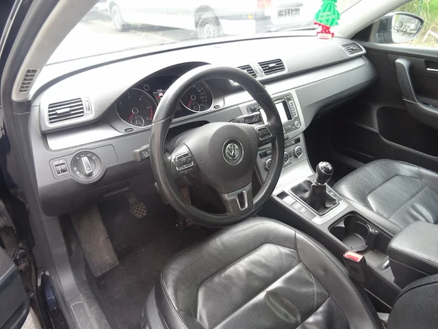 Volkswagen passat - afbeelding 21 van  24