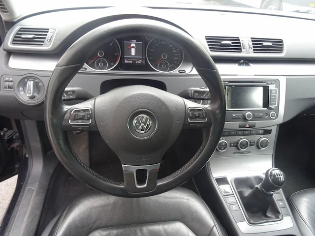 Volkswagen passat - afbeelding 22 van  24