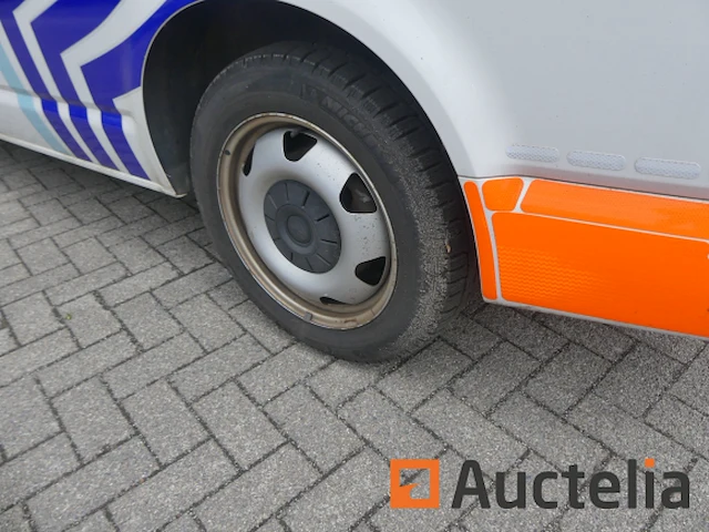 Volkswagen politiebusje, camper (2019-243.344 km) - afbeelding 5 van  39