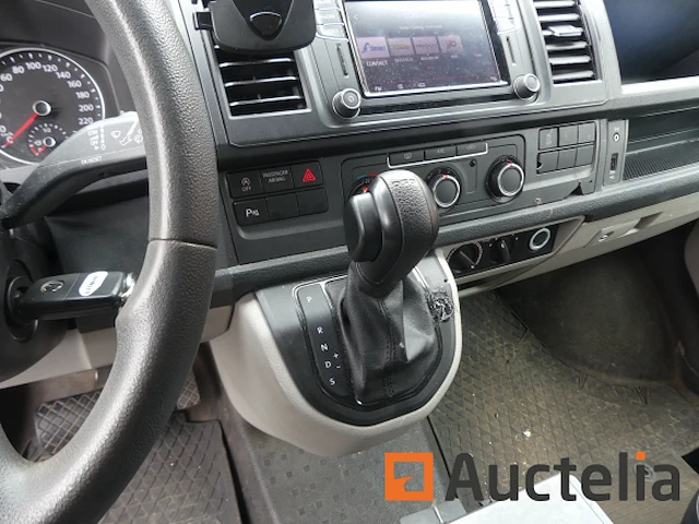 Volkswagen politiebusje, camper (2019-243.344 km) - afbeelding 18 van  39