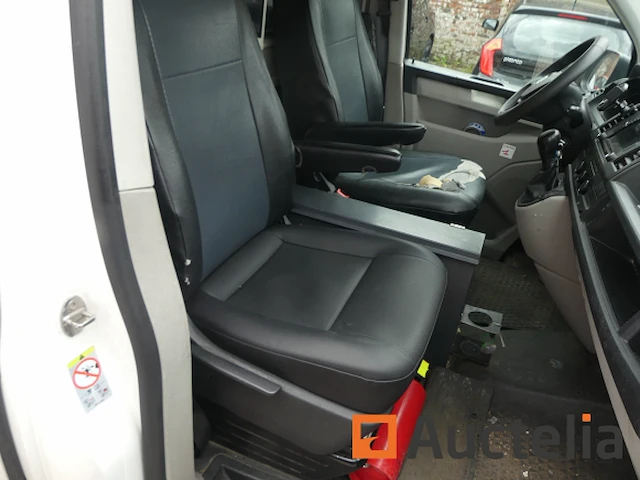 Volkswagen politiebusje, camper (2019-243.344 km) - afbeelding 36 van  39