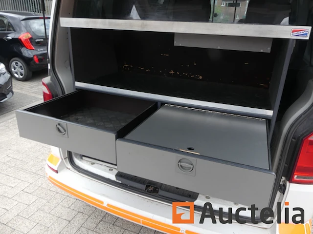 Volkswagen politiebusje, camper (2019-243.344 km) - afbeelding 39 van  39