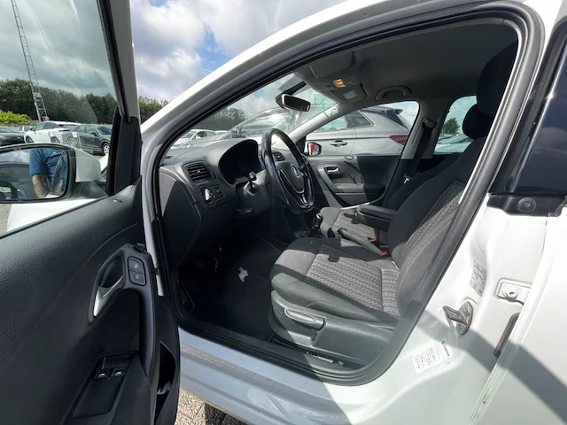 Volkswagen polo 1.0i trendline bmt 75,2017 - afbeelding 9 van  27