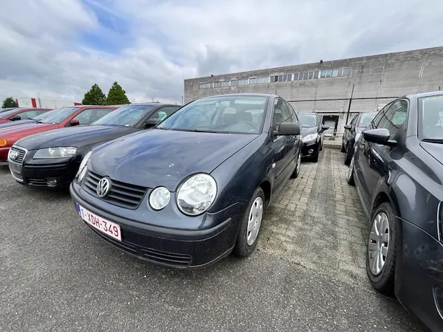 Volkswagen polo 1.2i 12v base 65, 2002 - afbeelding 1 van  24