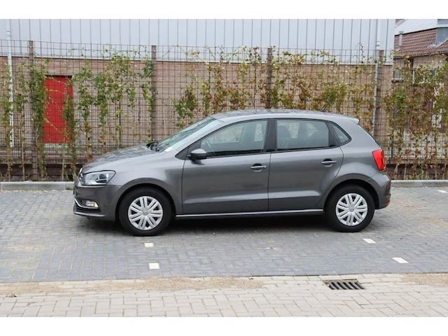 Volkswagen polo benzine 60pk 2016 (marge) - afbeelding 1 van  1