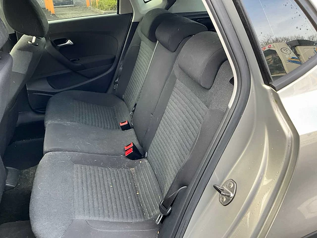 Volkswagen polo personenauto - afbeelding 16 van  25