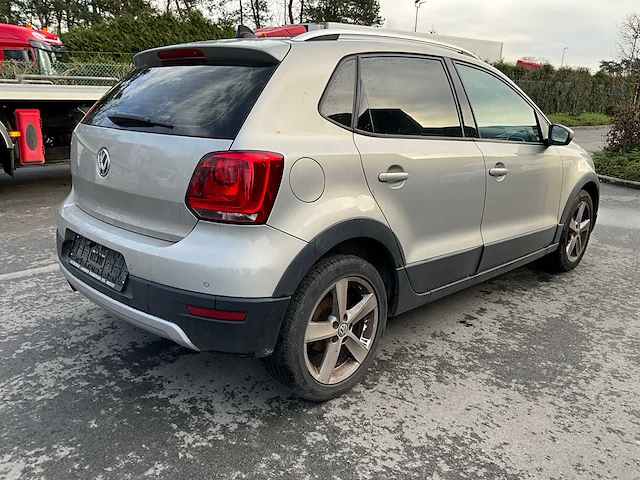 Volkswagen polo personenauto - afbeelding 21 van  25